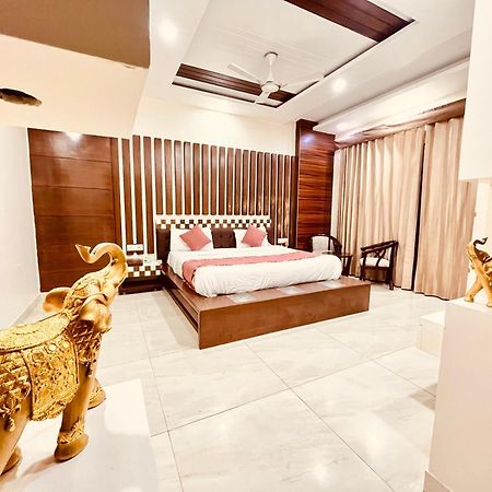 South Inn - Green Park Near Hauz Khas South Delhi นิวเดลี ภายนอก รูปภาพ