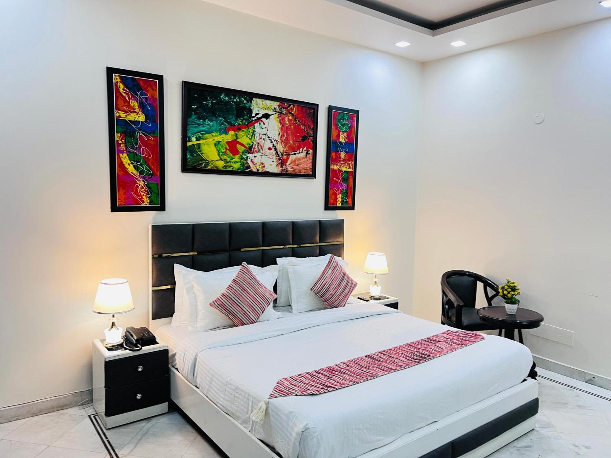 South Inn - Green Park Near Hauz Khas South Delhi นิวเดลี ภายนอก รูปภาพ