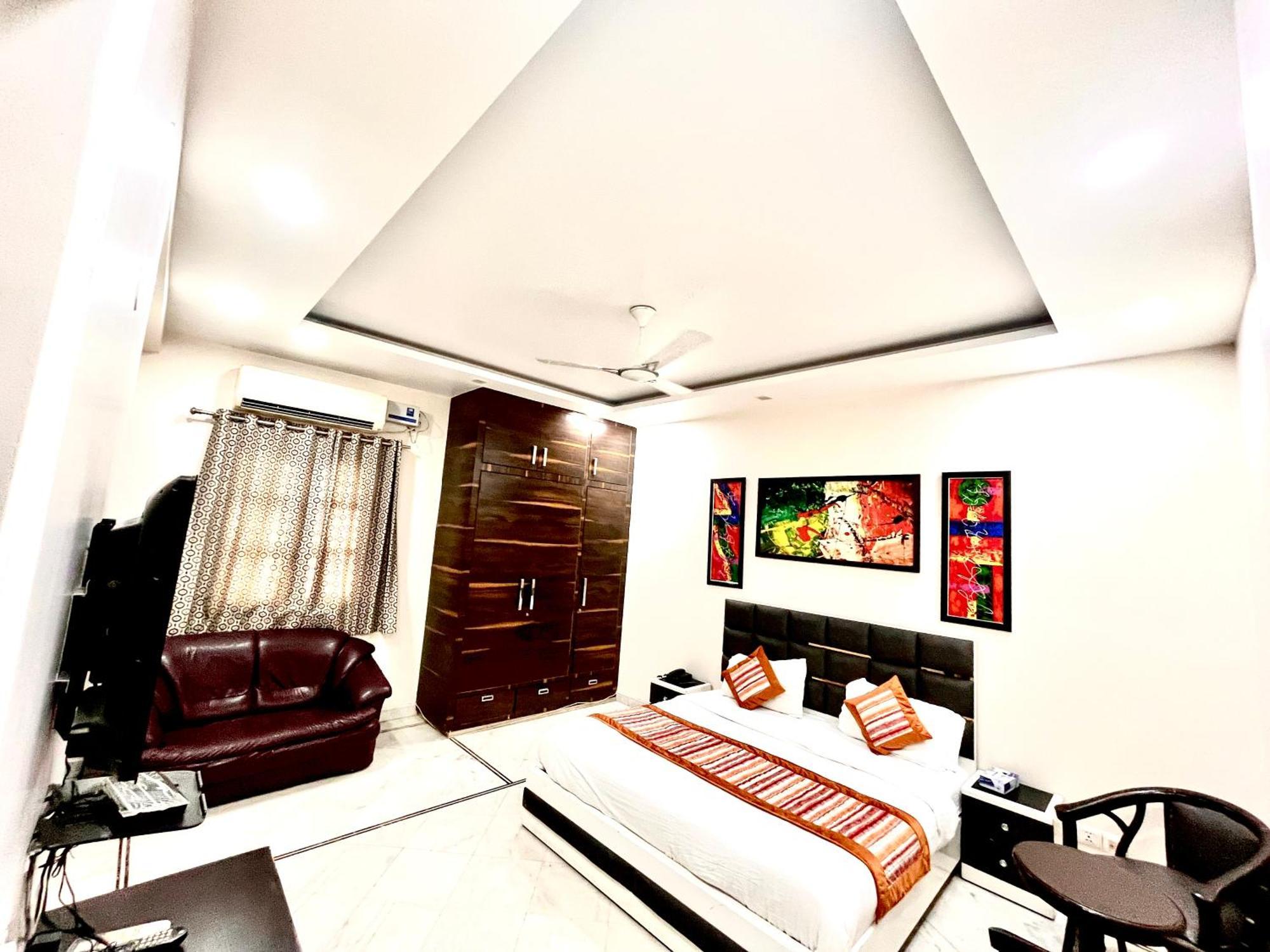 South Inn - Green Park Near Hauz Khas South Delhi นิวเดลี ภายนอก รูปภาพ