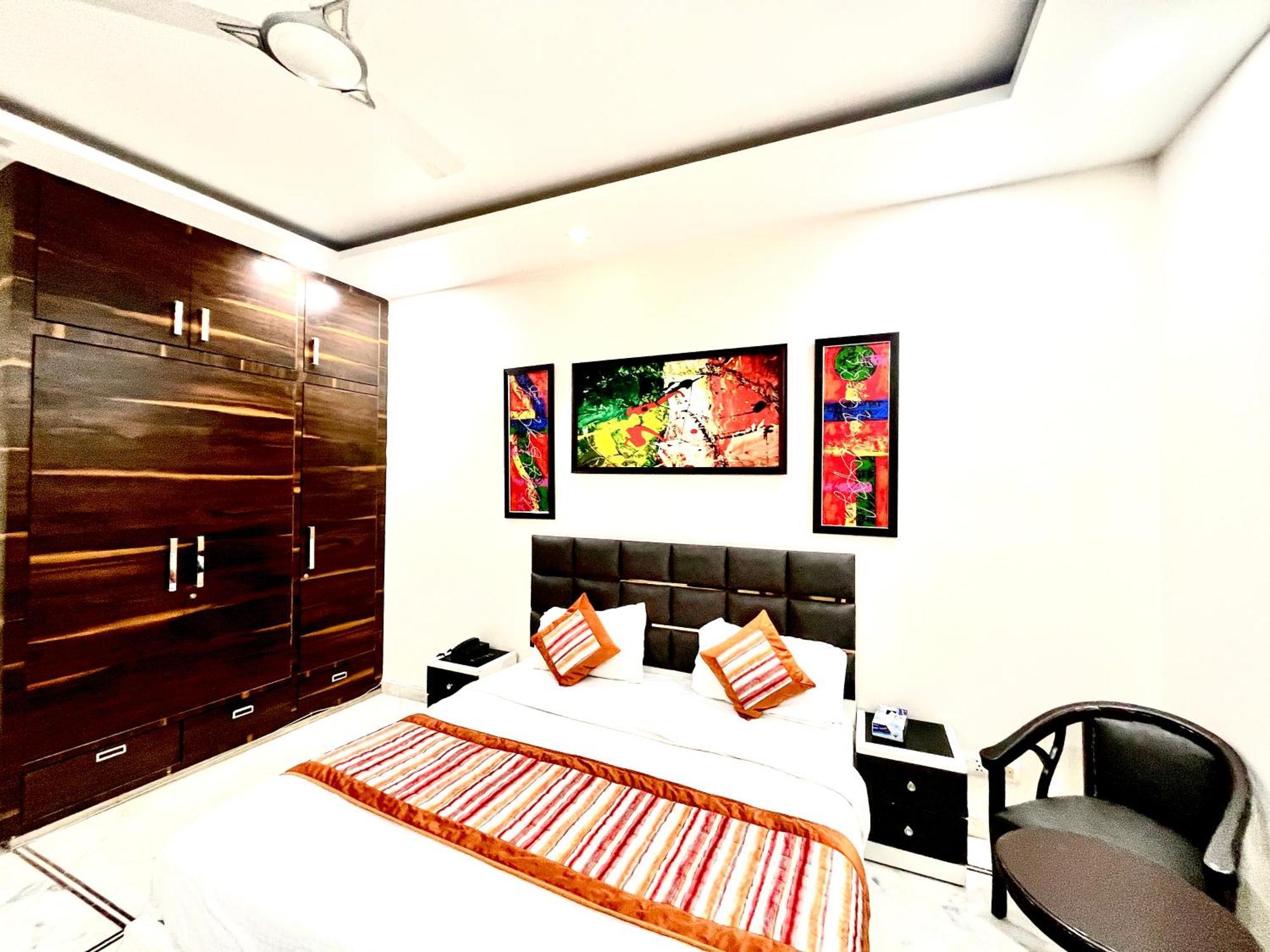 South Inn - Green Park Near Hauz Khas South Delhi นิวเดลี ภายนอก รูปภาพ