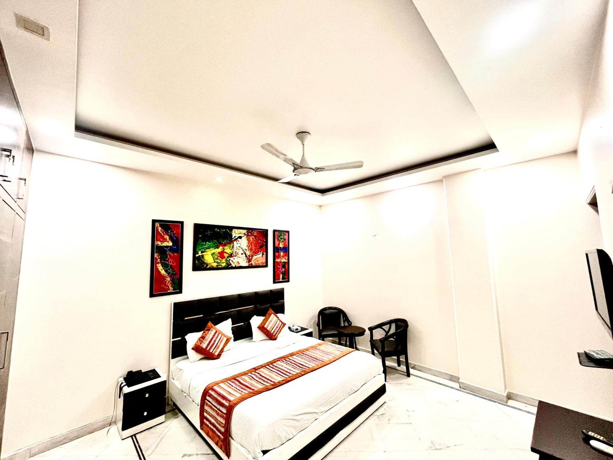 South Inn - Green Park Near Hauz Khas South Delhi นิวเดลี ภายนอก รูปภาพ