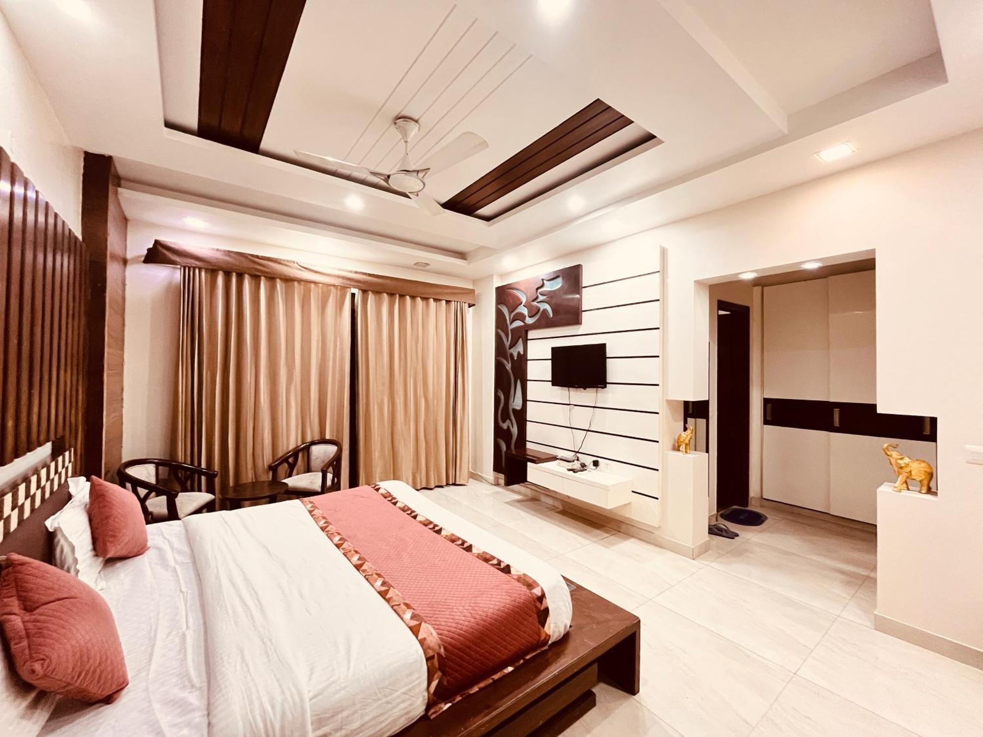 South Inn - Green Park Near Hauz Khas South Delhi นิวเดลี ภายนอก รูปภาพ