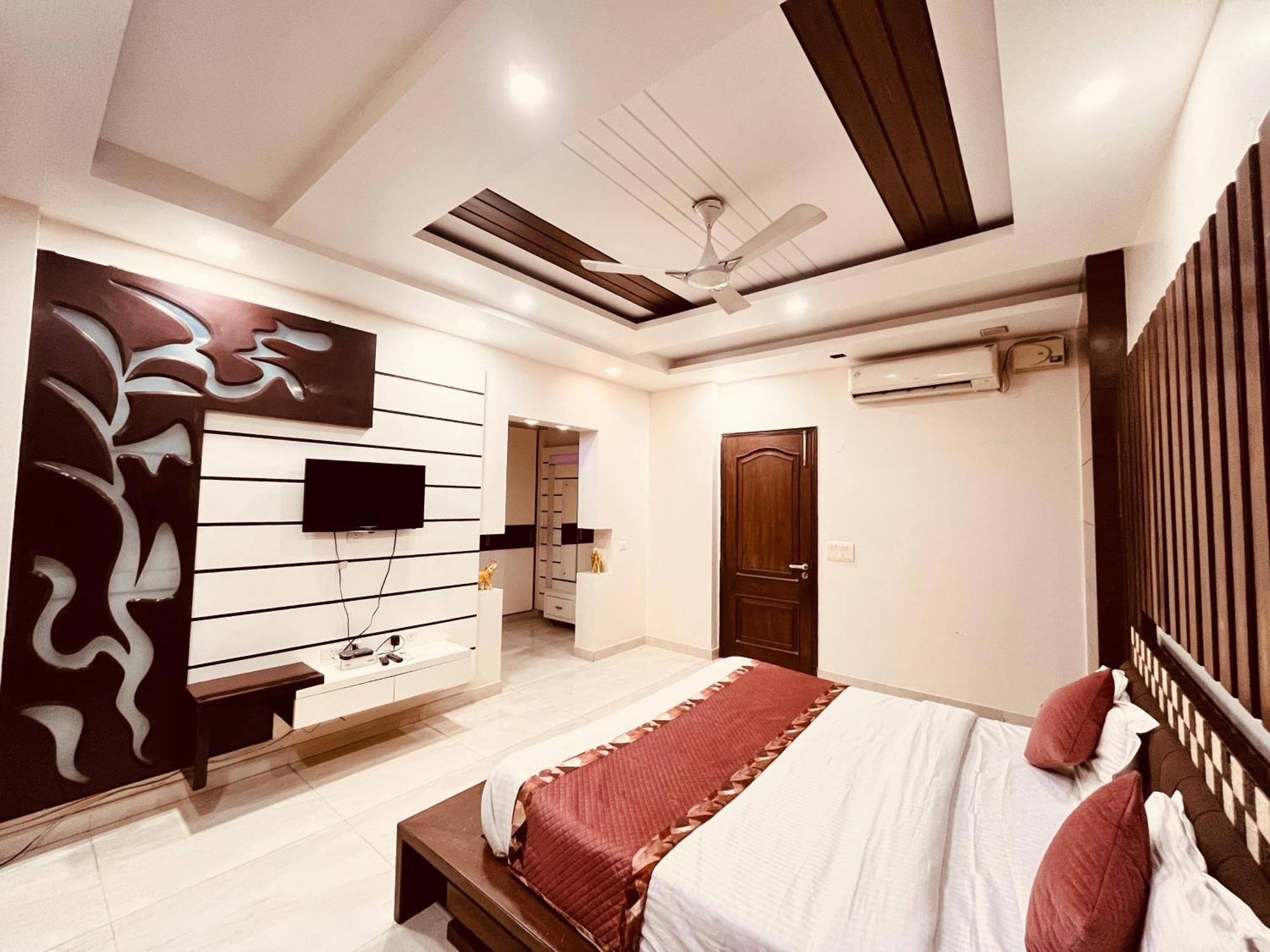 South Inn - Green Park Near Hauz Khas South Delhi นิวเดลี ภายนอก รูปภาพ