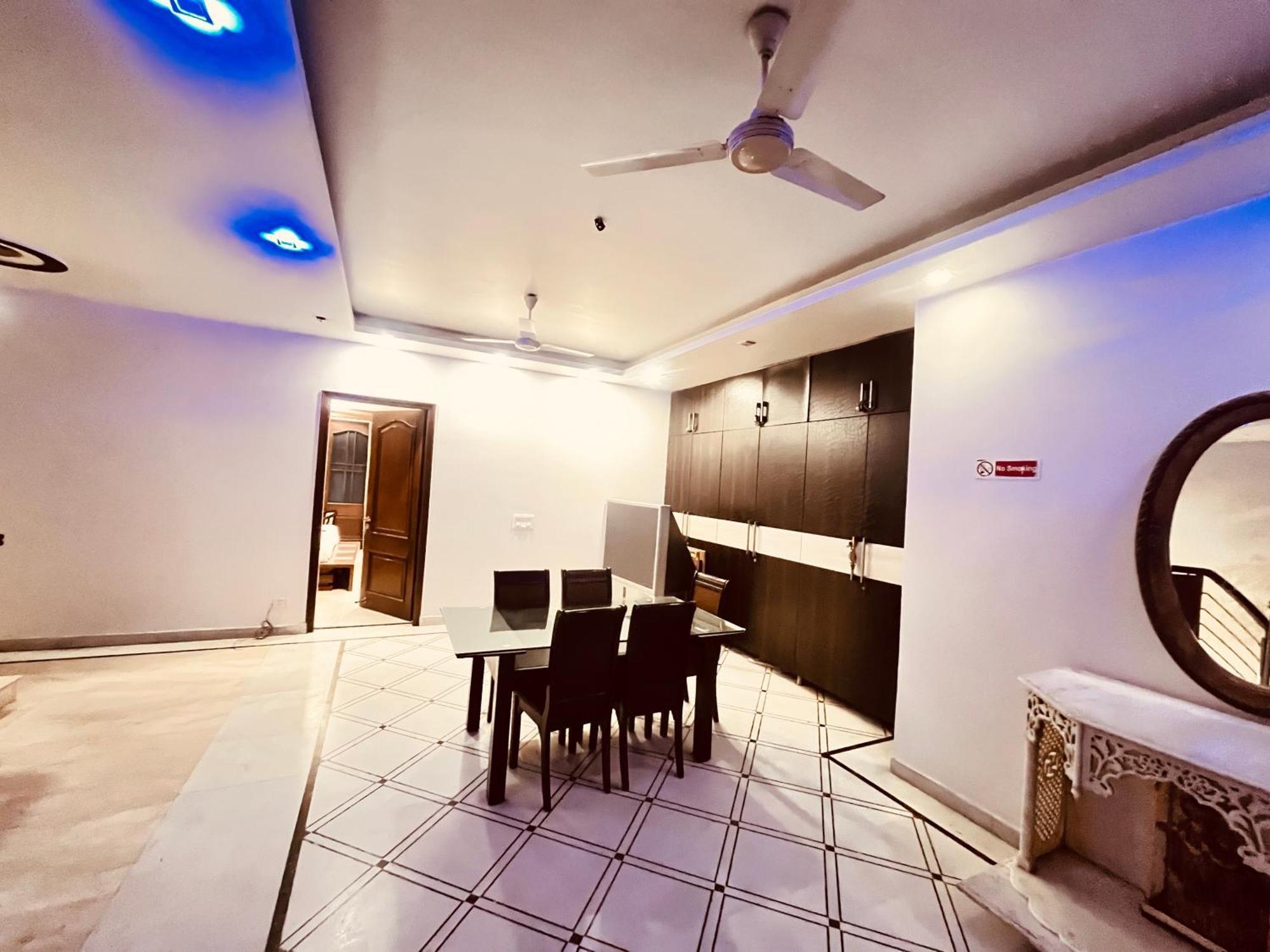 South Inn - Green Park Near Hauz Khas South Delhi นิวเดลี ภายนอก รูปภาพ