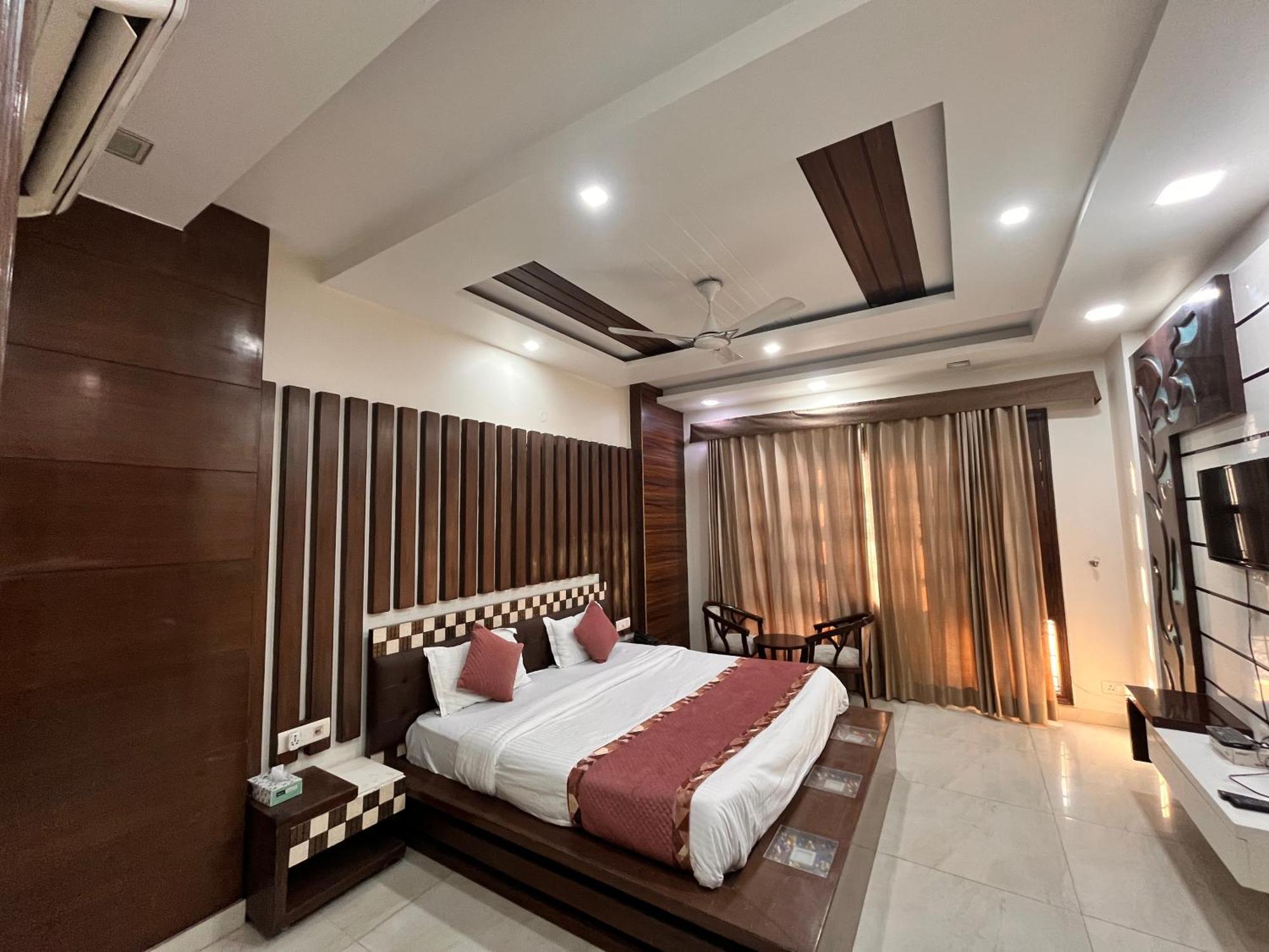 South Inn - Green Park Near Hauz Khas South Delhi นิวเดลี ภายนอก รูปภาพ
