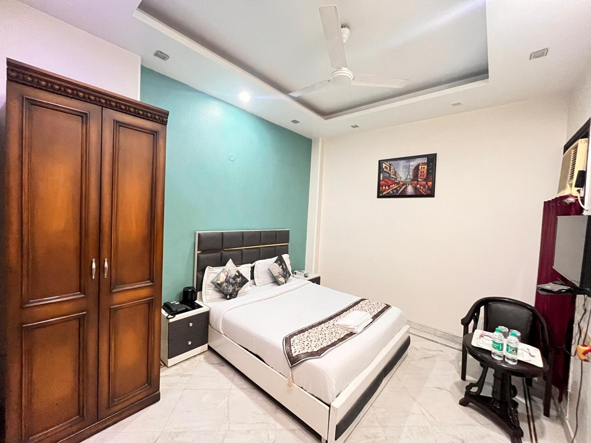 South Inn - Green Park Near Hauz Khas South Delhi นิวเดลี ภายนอก รูปภาพ