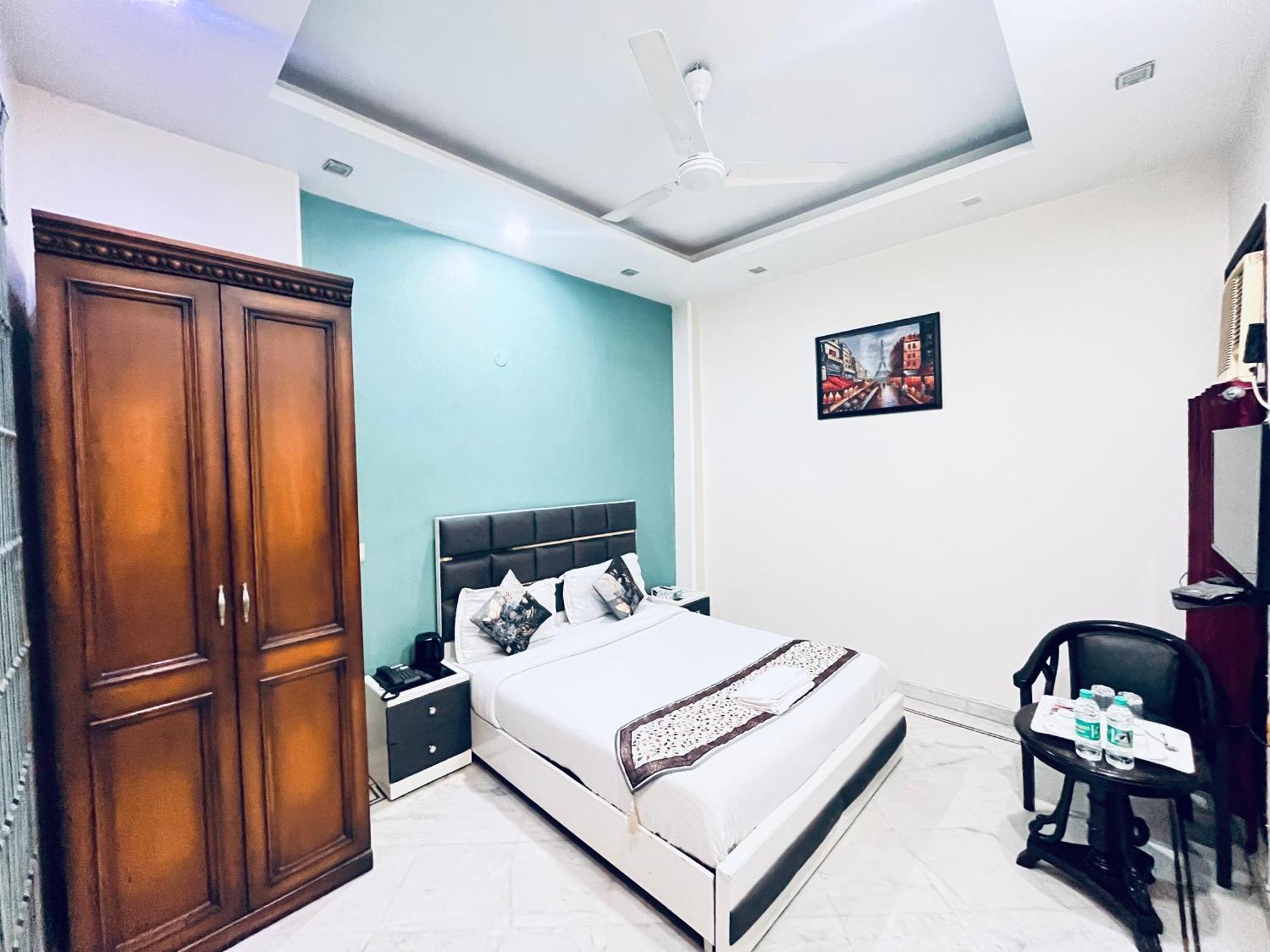 South Inn - Green Park Near Hauz Khas South Delhi นิวเดลี ภายนอก รูปภาพ
